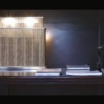 Shine Chain modern Italian table lamp with silver metal